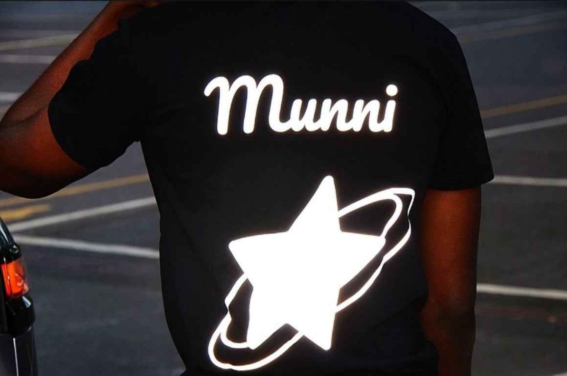 MUNNI Galaxy Tee - black