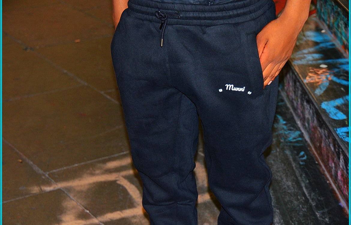 MUNNI Galaxy Joggers - black