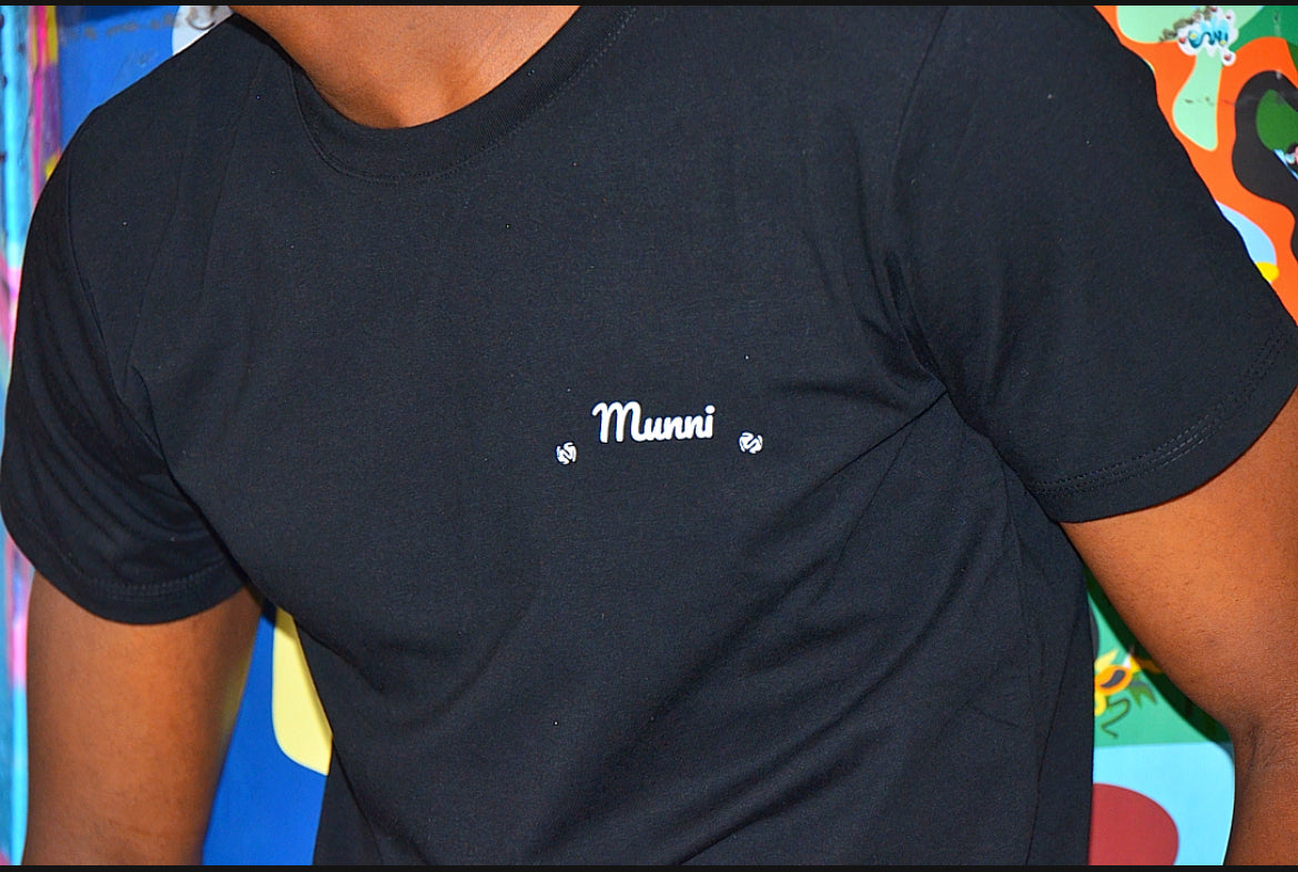MUNNI Galaxy Tee - black
