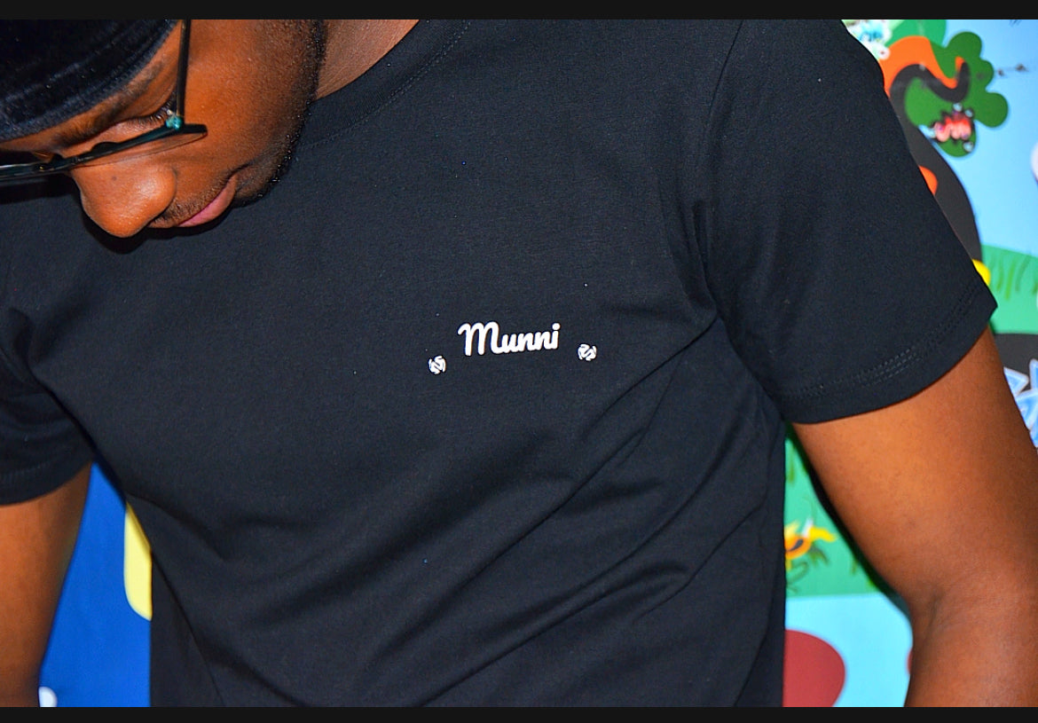 MUNNI Galaxy Tee - black