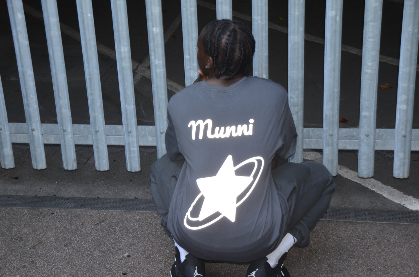 MUNNI Galaxy Tee - Charcoal Grey
