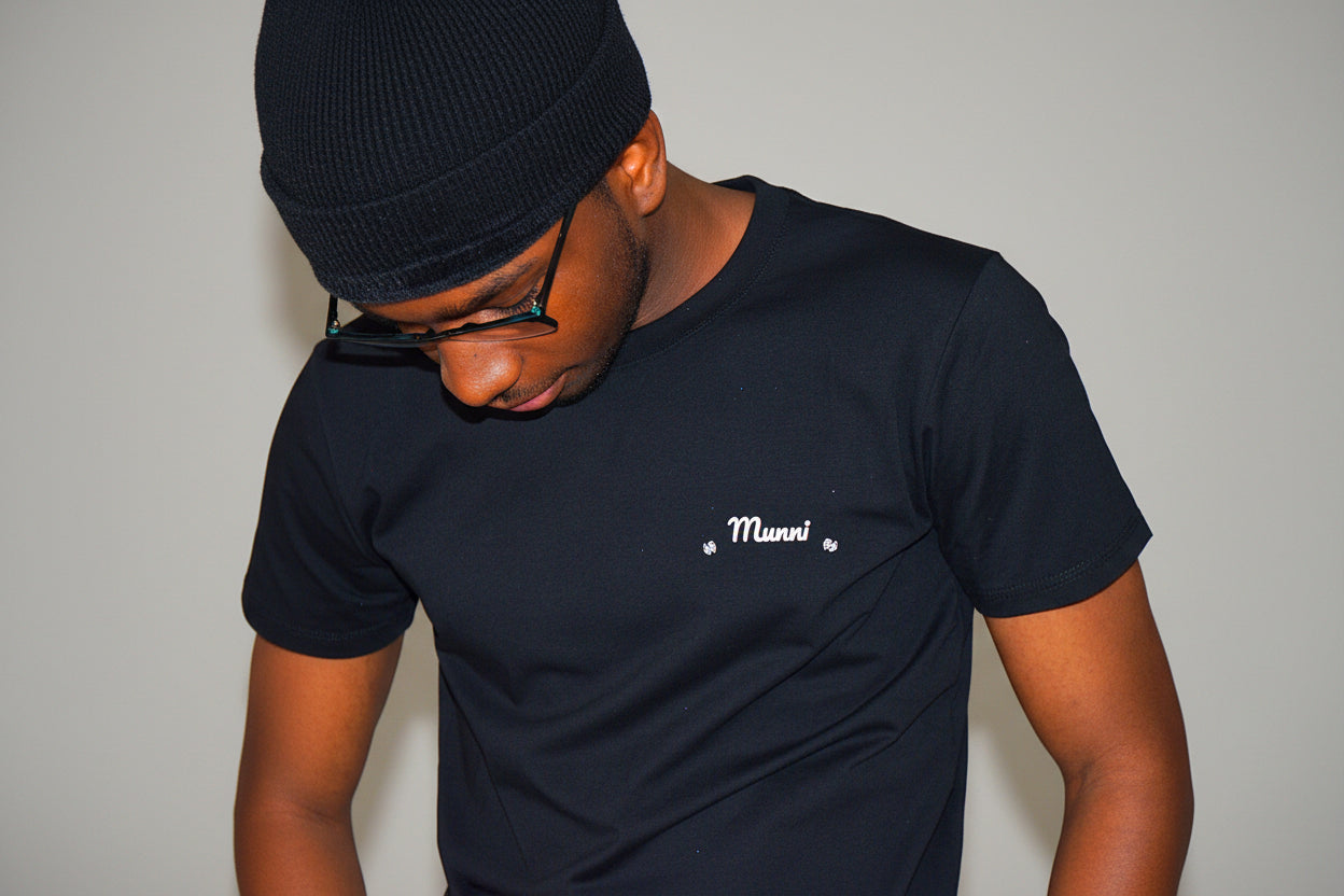 MUNNI Galaxy Tee - black
