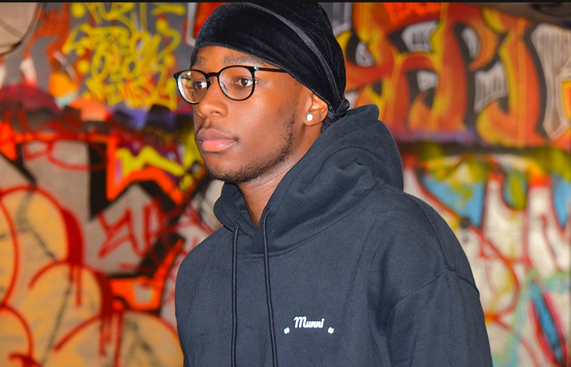 MUNNI Galaxy Hoodie - black